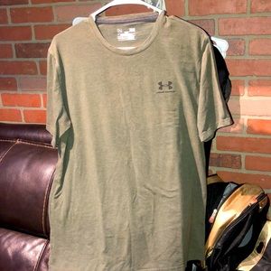 NWOT Under Armour Heat Gear T-shirt